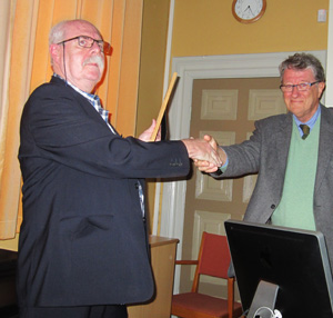 Sven-Arne Sjöstrand får SMHS' hedersdiplom
